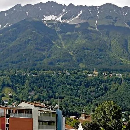 Alojamento de Acomodação e Pequeno-almoço Bistro's Innsbruck